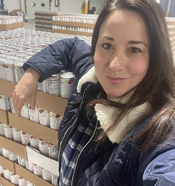 Leah Caplanis is the owner of SOCIAL Sparkling Wine and Blue water Co-Packing.