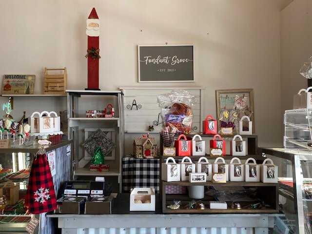This Sunday, Dec. 12, kids aged 5- to 11-years-old can make chocolate marshmallow reindeer pops at Fondant Grove Bakery. (Photo: Andrea Harrington)