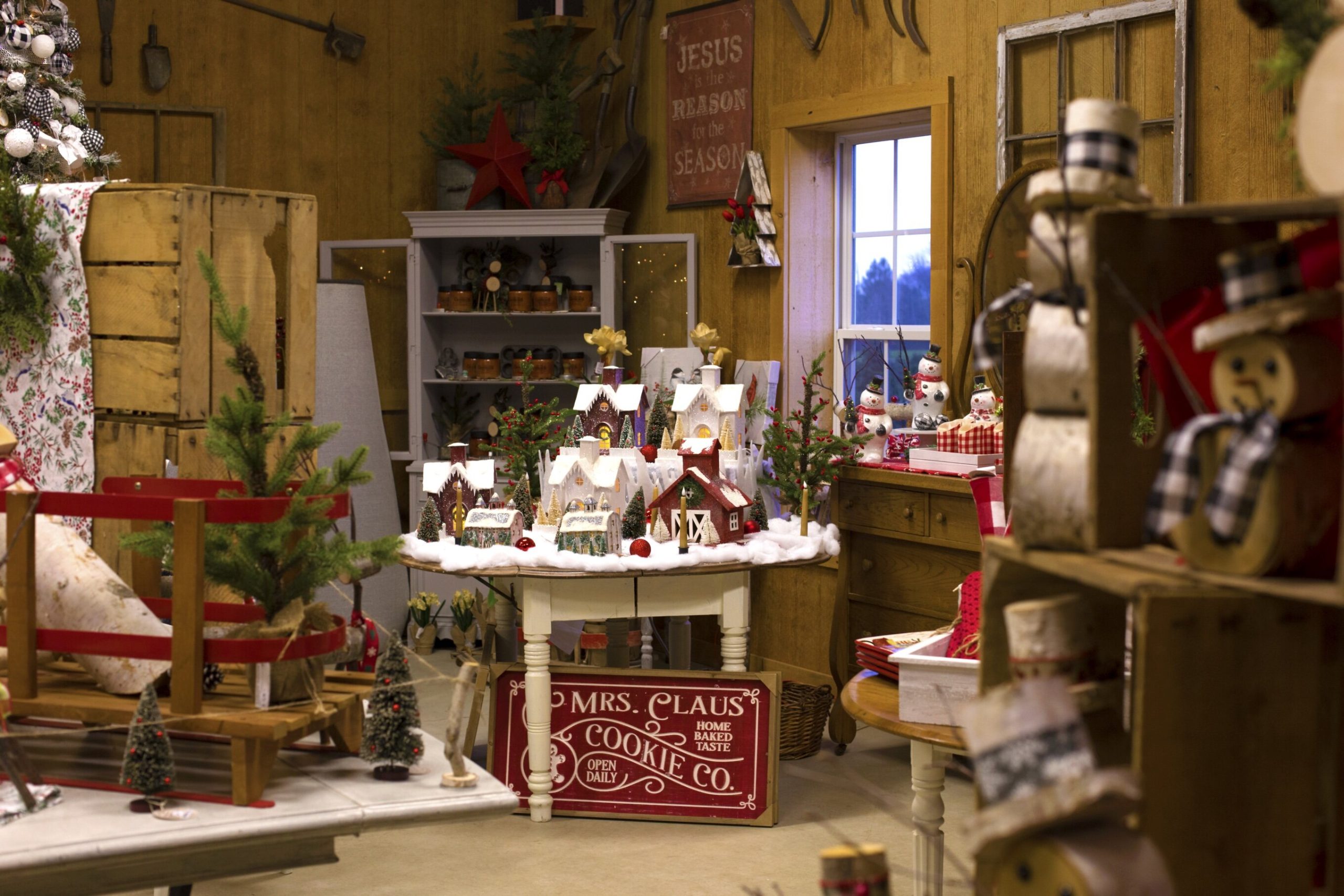“We appreciate people's business and them continuing to come back here,” says Theresa Shephard, one of the owners of Country Christmas Tree Farm. “We try to always stay quaint, we want that family atmosphere and make sure that they’re having a good time.”