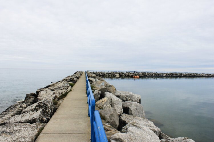 Runner can explore Lexington neighborhoods south of the harbor that provide sweeping views of Lake Huron.