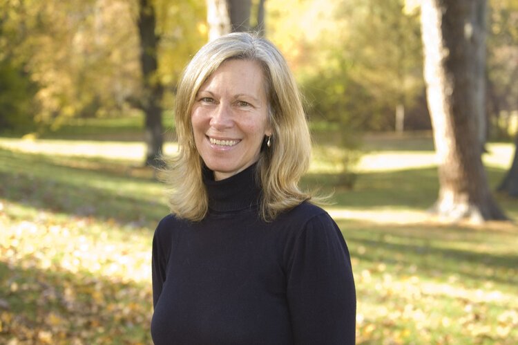 Linda Smith.