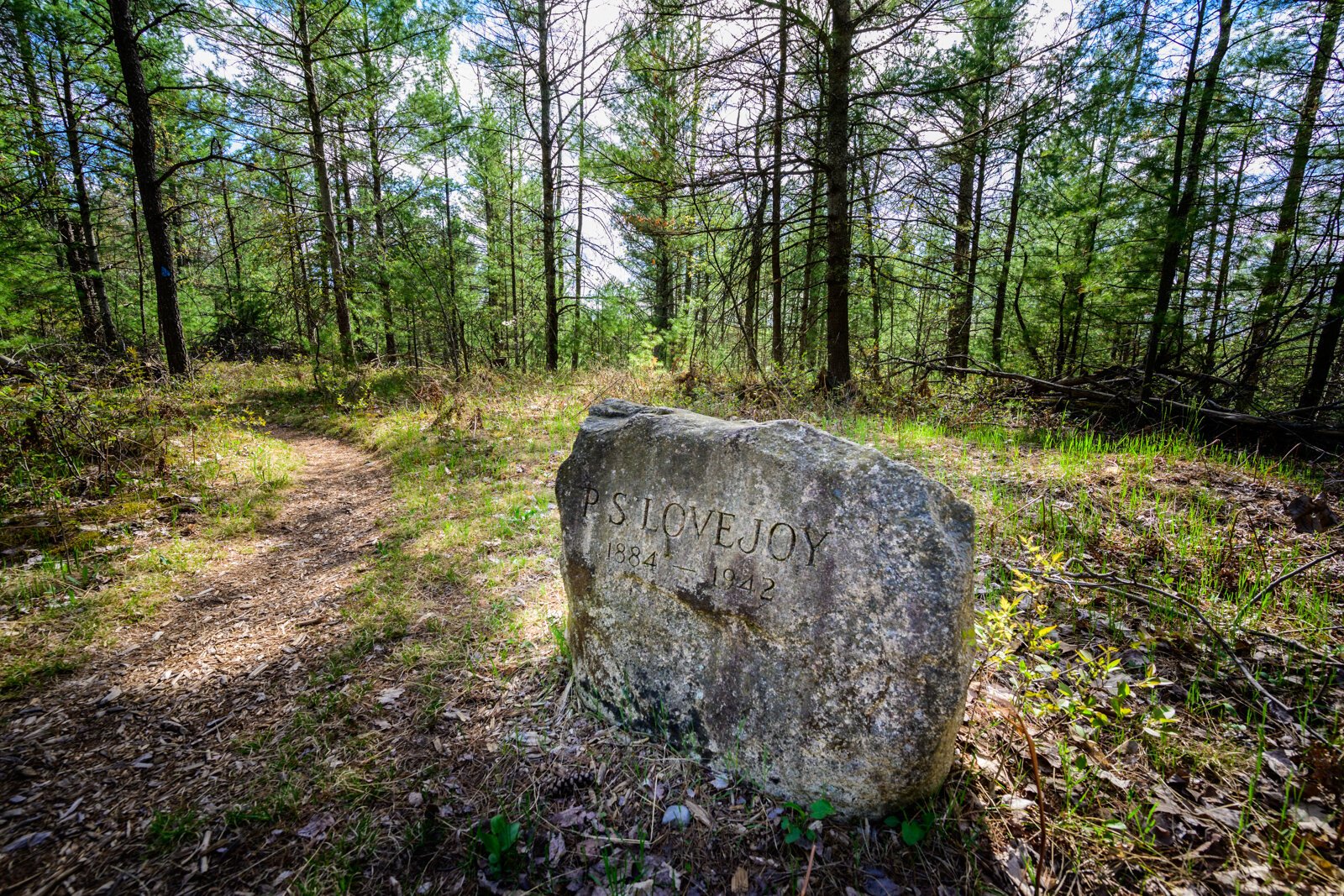 PS Lovejoy monument.