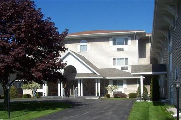 Want to own an apartment? Consider 4500 Lakeshore for under $100,000